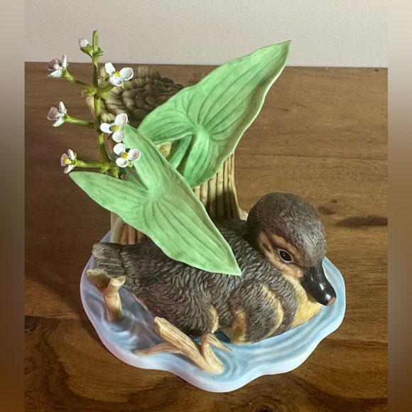 LENOX FINE BISQUE PORCELAIN WOODLAND ANIMALS FIGURINE*PEACE ON THE POND DUCKLING